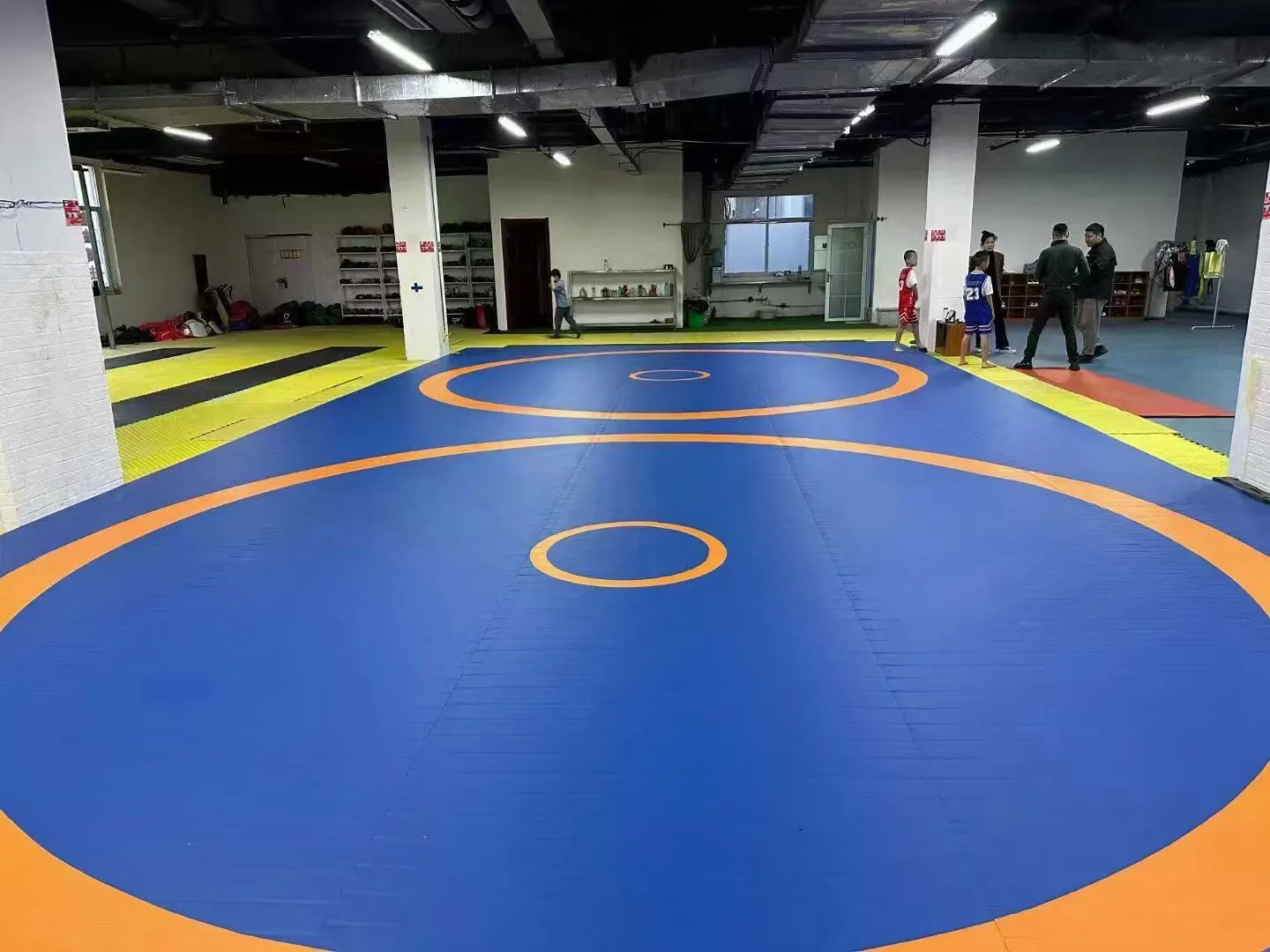 XPE roll-out mat for wrestling and martial arts training